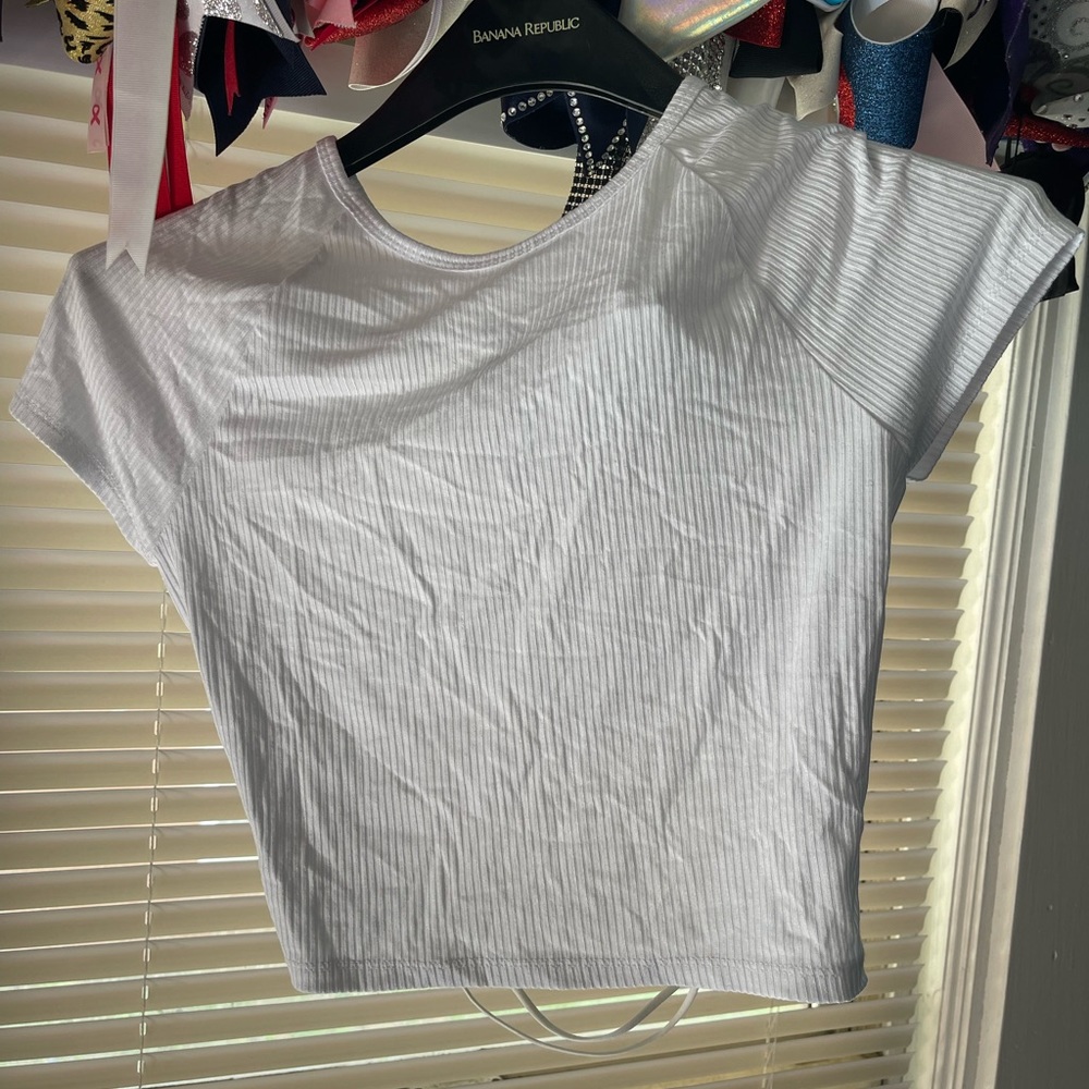 super cute crop top!